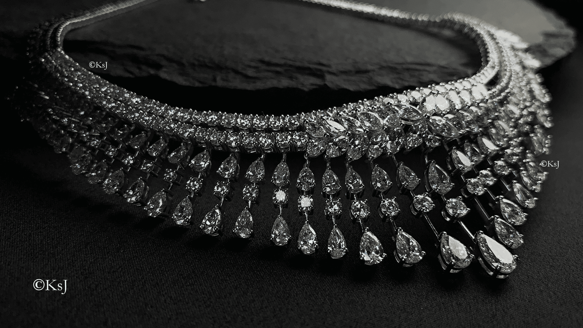 kunal-sanjay-jewels-luxury-jewellery-heritage-natural-diamonds-natural-gemstones-gold-emerald-ruby-sapphire