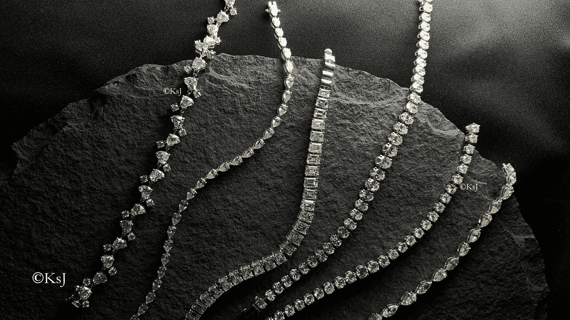 kunal-sanjay-jewels-luxury-jewellery-heritage-natural-diamonds-natural-gemstones-gold-emerald-ruby-sapphire3