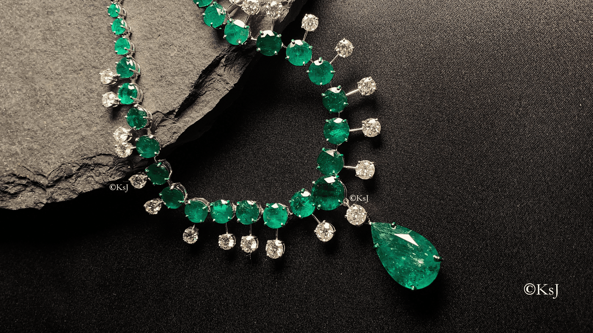 kunal-sanjay-jewels-luxury-jewellery-heritage-natural-diamonds-natural-gemstones-gold-emerald-ruby-sapphire5